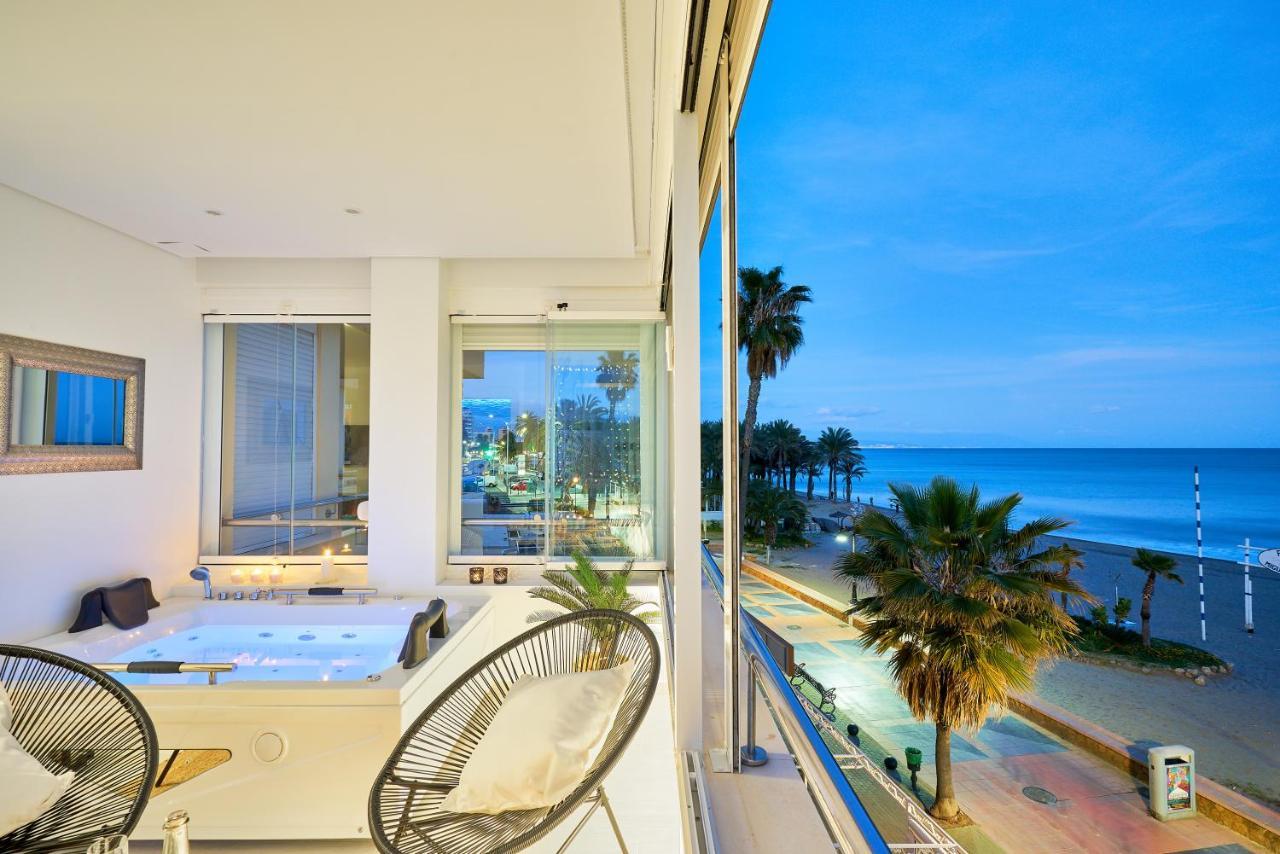 Puro Beach. Charming Apartment With Jacuzzi. Torremolinos Bagian luar foto